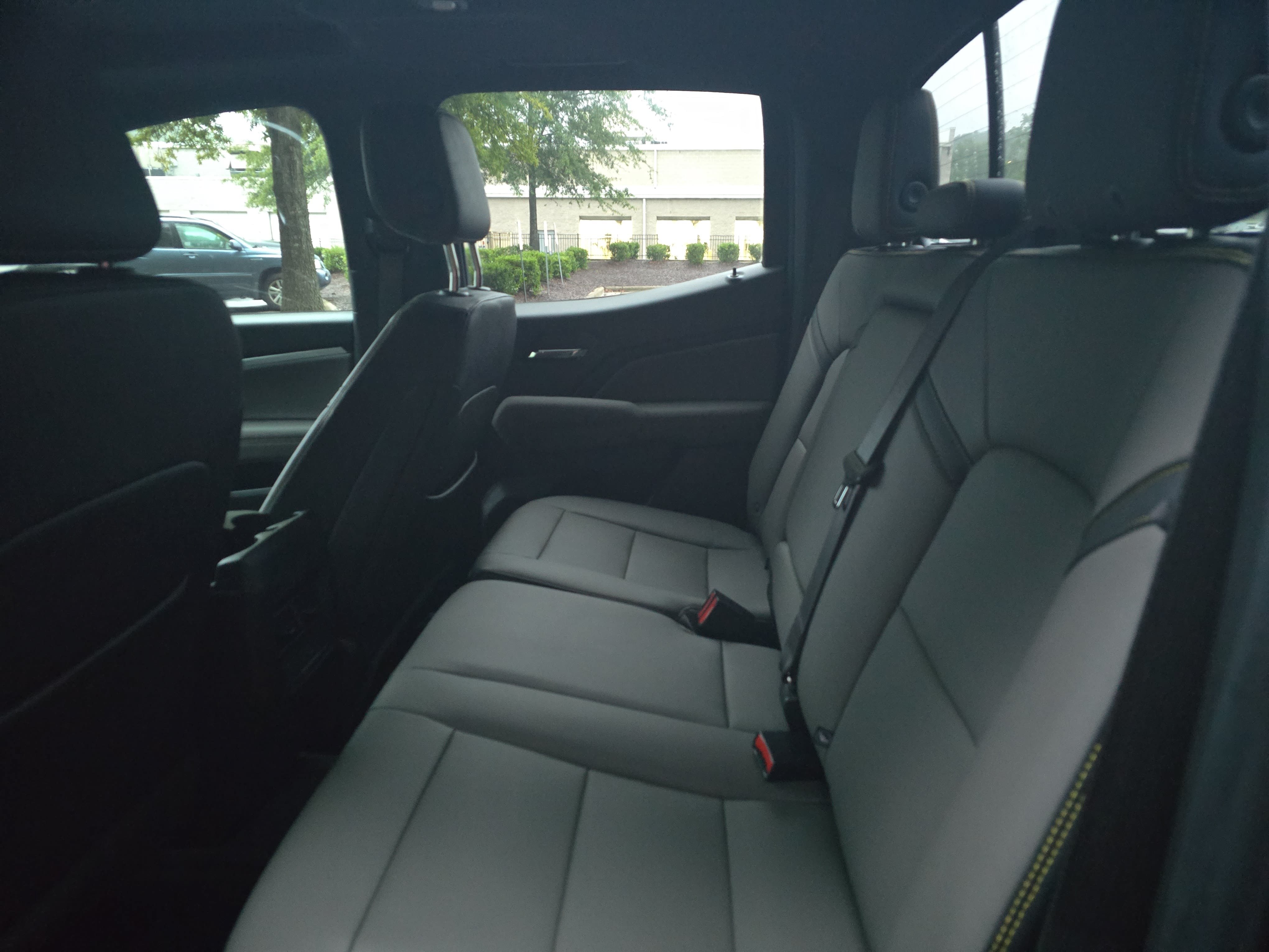 Used 2023 Chevrolet Colorado ZR2 w/ ZR2 Convenience Package III AWD/4WD image 12