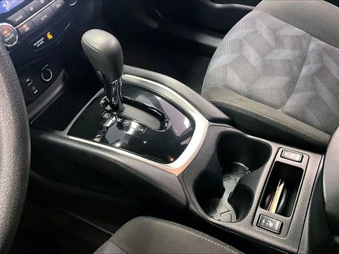 Used 2015 Nissan Rogue SV w/ SV Premium Package image 17