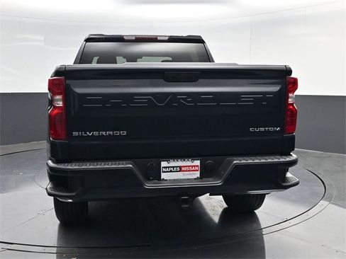 Used 2022 Chevrolet Silverado 1500 Custom image 4