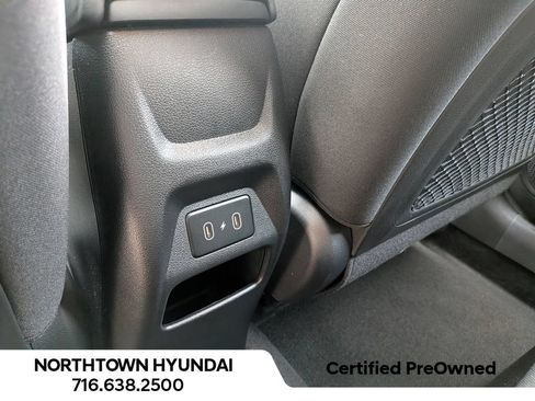 Used 2026 Hyundai Venue SEL FWD image 32