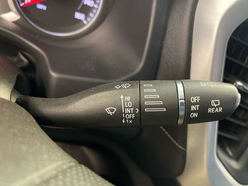 Used 2021 GMC Acadia SLE image 41