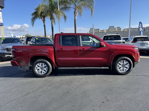 Used 2022 Nissan Frontier SV w/ Technology Package image 11
