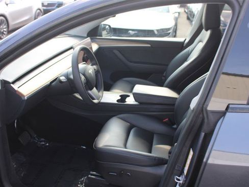 Used 2023 Tesla Model Y Long Range AWD/4WD image 7