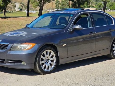 Used 2006 BMW 330i Sedan image 2