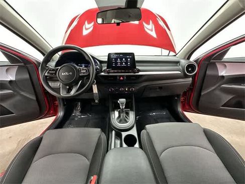 Used 2023 Kia Forte LXS image 18