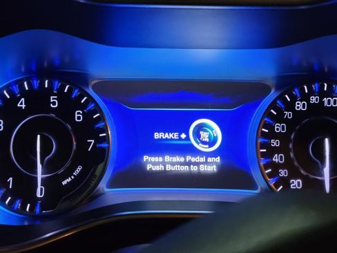 Used 2015 Chrysler 200 C w/ Navigation & Sound Group I image 17