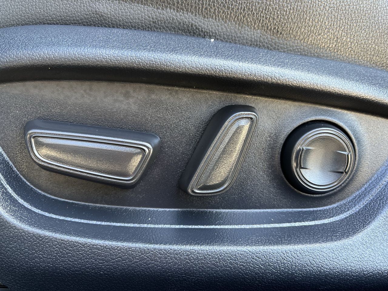 Used 2025 Toyota Camry SE FWD image 23