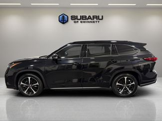 Used 2022 Toyota Highlander XSE FWD video 2