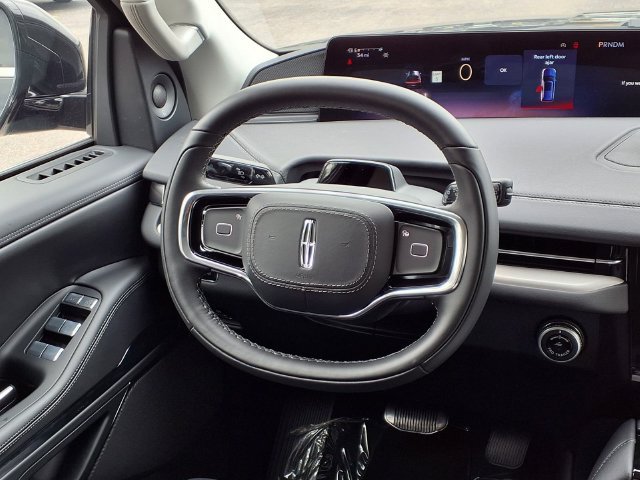 New 2026 Lincoln Navigator Premiere AWD/4WD image 10