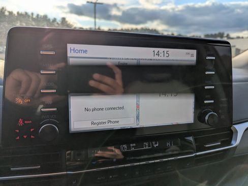 Used 2024 Toyota Sienna XLE image 26