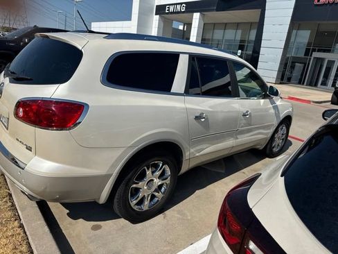 Used 2008 Buick Enclave CXL w/ Entertainment Package #4 FWD image 5