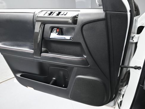 Used 2024 Toyota 4Runner TRD Off-Road image 23