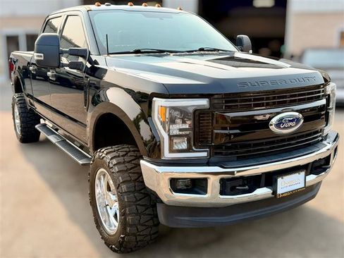 Used 2018 Ford F250 XLT w/ XLT Value Package AWD/4WD image 2