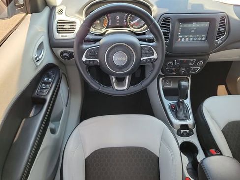 Used 2020 Jeep Compass Latitude w/ Popular Equipment Group FWD image 16