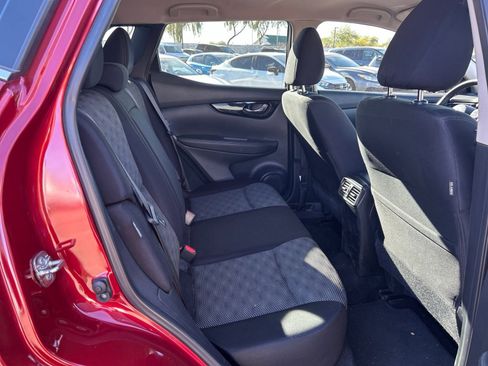 Used 2021 Nissan Rogue Sport SV image 12