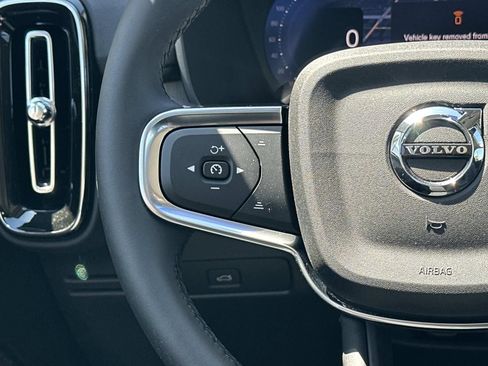 New 2026 Volvo XC40 B5 Ultra w/ Climate Package AWD/4WD image 8