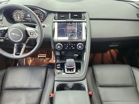Used 2024 Jaguar E-PACE R-Dynamic SE image 19