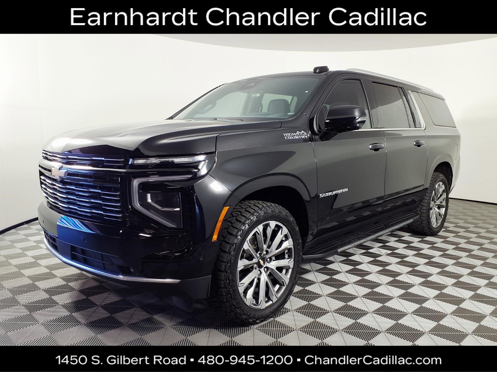Used 2025 Chevrolet Suburban High Country AWD/4WD image 1
