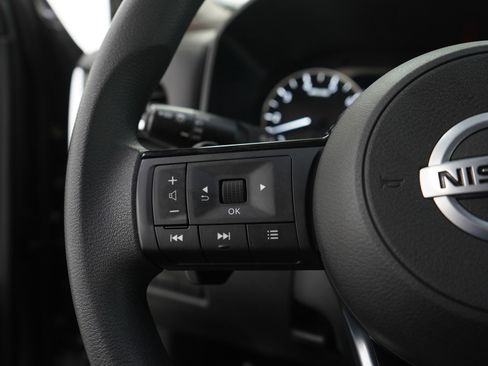 Used 2021 Nissan Rogue SV image 26