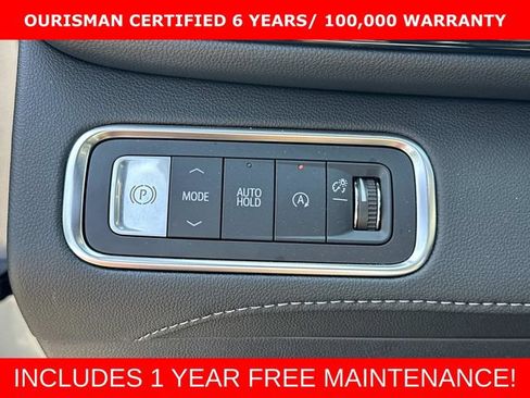 Used 2025 Buick Enclave Sport Touring w/ Power Package FWD image 26