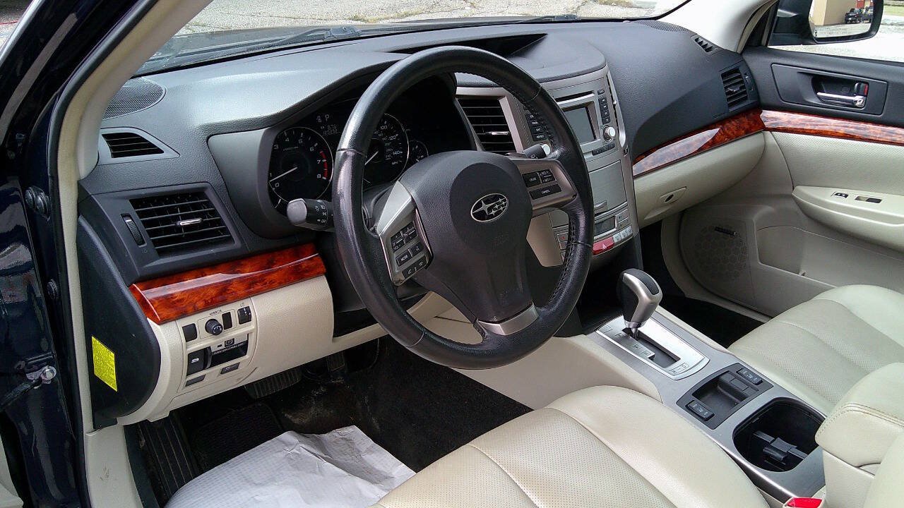 Used 2012 Subaru Outback 2.5i Limited w/ Moonroof Pkg AWD/4WD image 17
