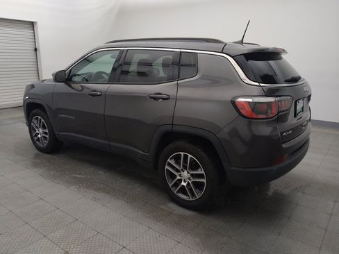 Used 2018 Jeep Compass Latitude w/ Popular Equipment Group AWD/4WD image 3