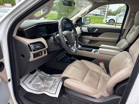 Used 2023 Lincoln Navigator Reserve AWD/4WD image 24