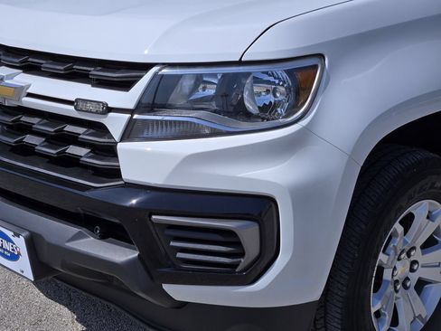 Used 2022 Chevrolet Colorado LT w/ Fleet Safety Package RWD image 9