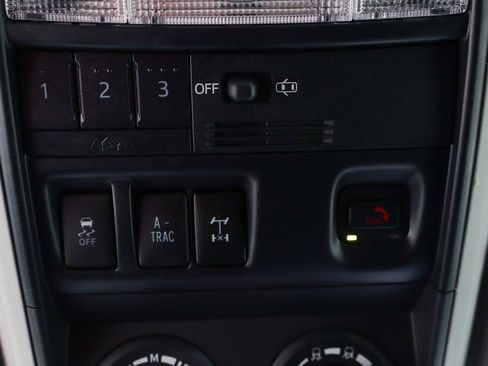 Used 2022 Toyota 4Runner TRD Off-Road Premium AWD/4WD image 29