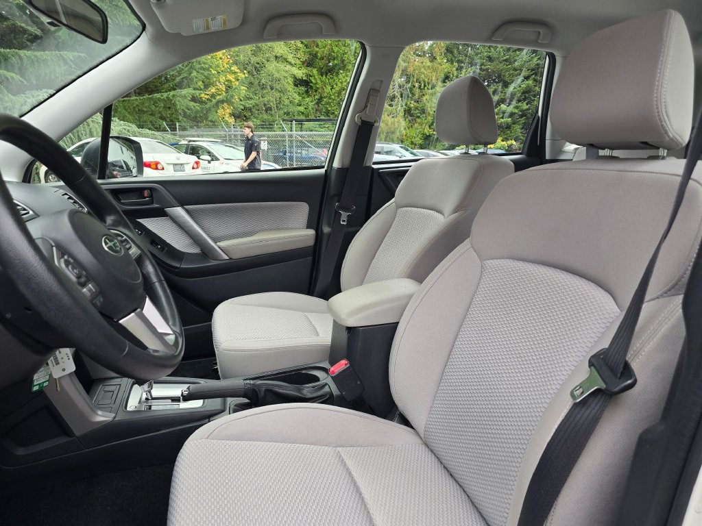 Used 2017 Subaru Forester 2.5i AWD/4WD image 12
