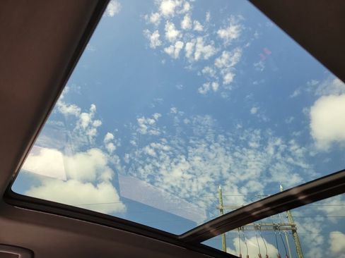 Used 2024 Volkswagen Atlas Cross Sport SEL R-Line image 31