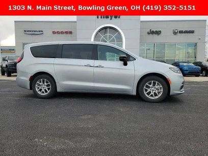 Certified 2024 Chrysler Pacifica Touring-L