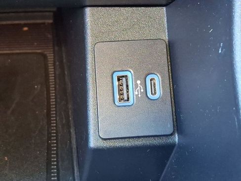 Used 2022 Ford Edge ST-Line w/ Class II Trailer Tow Package image 25