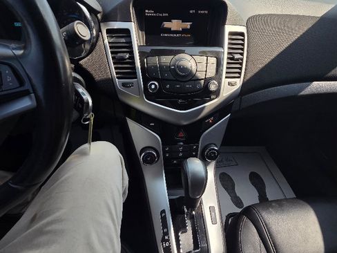 Used 2016 Chevrolet Cruze LT image 23