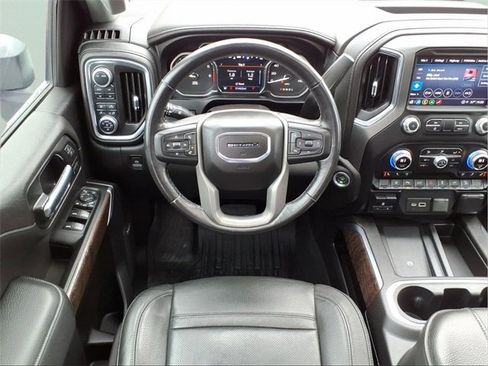 Used 2022 GMC Sierra 3500 Denali w/ Technology Package image 16