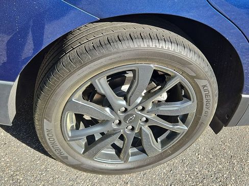 Used 2022 Chevrolet Equinox RS w/ Infotainment Package image 7