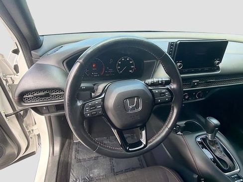 Used 2025 Honda HR-V Sport image 11