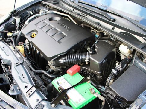 Used 2014 Toyota Corolla S image 31