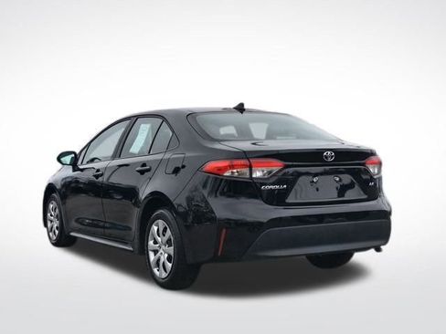 Used 2024 Toyota Corolla LE image 8