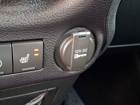 Used 2016 Jeep Wrangler Unlimited Sahara image 25