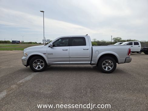 Used 2017 RAM 1500 Laramie w/ Convenience Group image 4