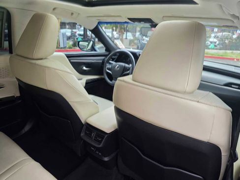 Used 2022 Lexus ES 300h w/ Premium Package image 15