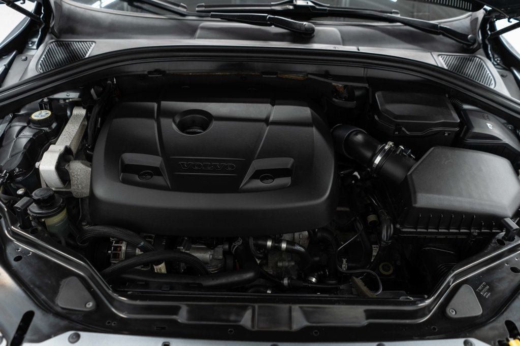 Used 2016 Volvo XC60 T5 Premier w/ Proximity Package FWD image 33