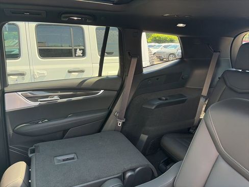 Used 2024 Cadillac XT6 Sport w/ LPO, Floor Liner Package AWD/4WD image 13