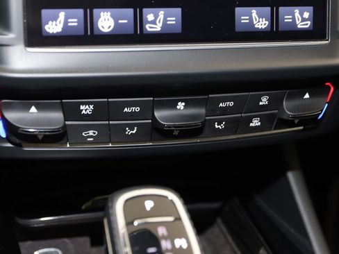 Used 2021 Maserati Levante S image 35