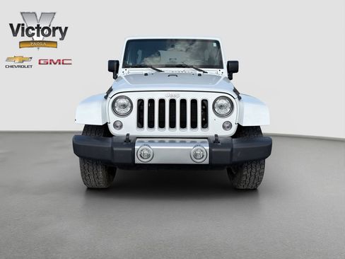Used 2017 Jeep Wrangler Unlimited Sahara w/ Connectivity Group AWD/4WD image 2