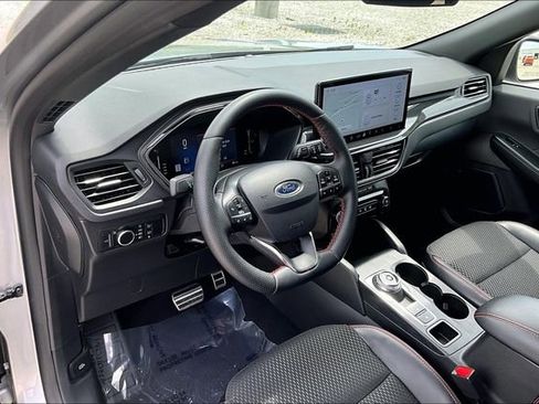 Used 2024 Ford Escape ST-Line w/ Tech Pack #1 AWD/4WD image 13
