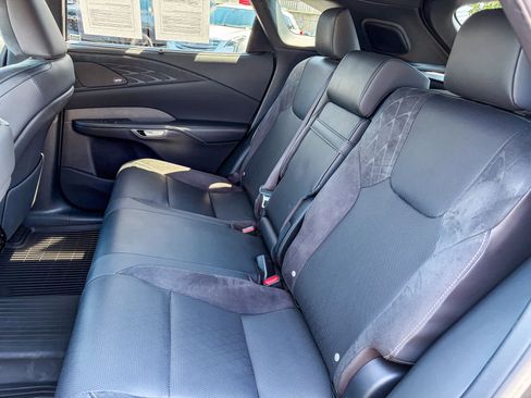 Used 2025 Lexus RX 450h AWD w/ Convenience Package image 17