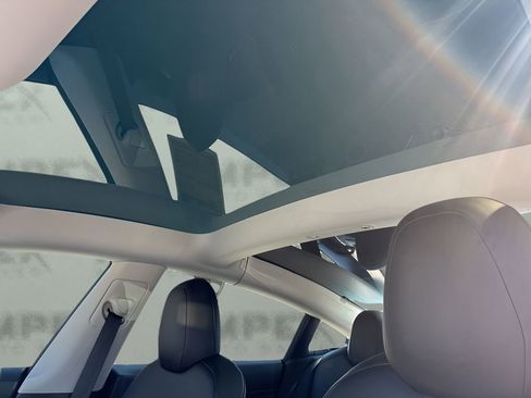 Used 2021 Tesla Model 3 Standard Range Plus image 11