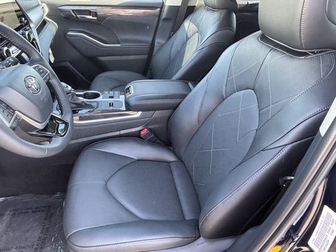 Used 2026 Toyota Highlander Platinum AWD/4WD image 15